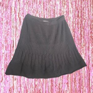 Designer skirt ~ ST. JOHN ~ Size 4